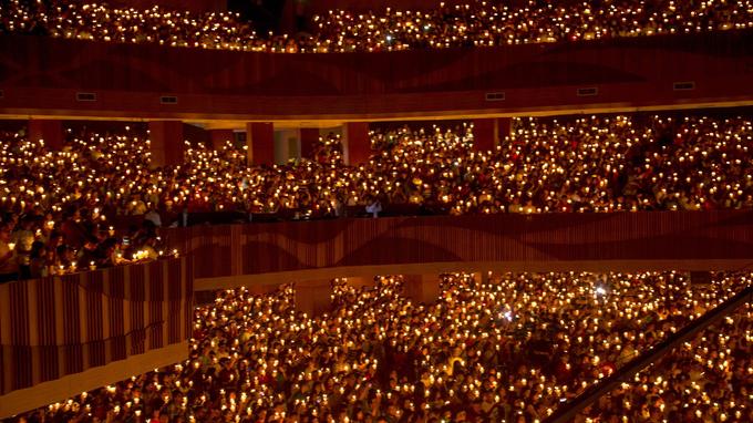 La nuit de Noël à travers le monde XVM3f9b5ecc-e959-11e7-bbd8-960923e293cf-805x453