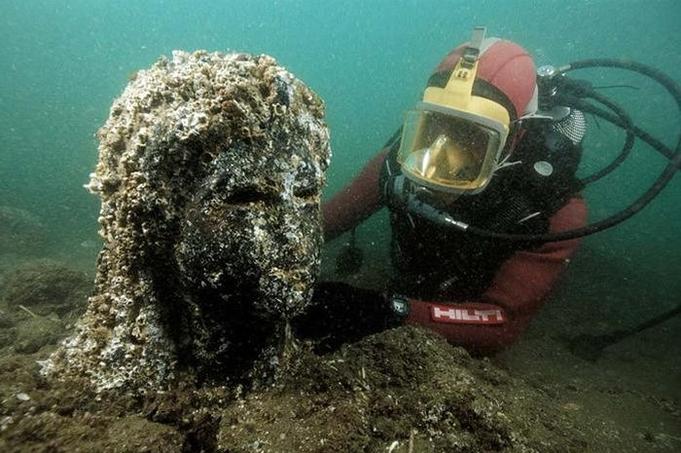 port légendaire de Thonis-Heracleion retrouvé ! XVMd02dc296-f482-11e4-a82e-2b2fd041f3a9-805x535