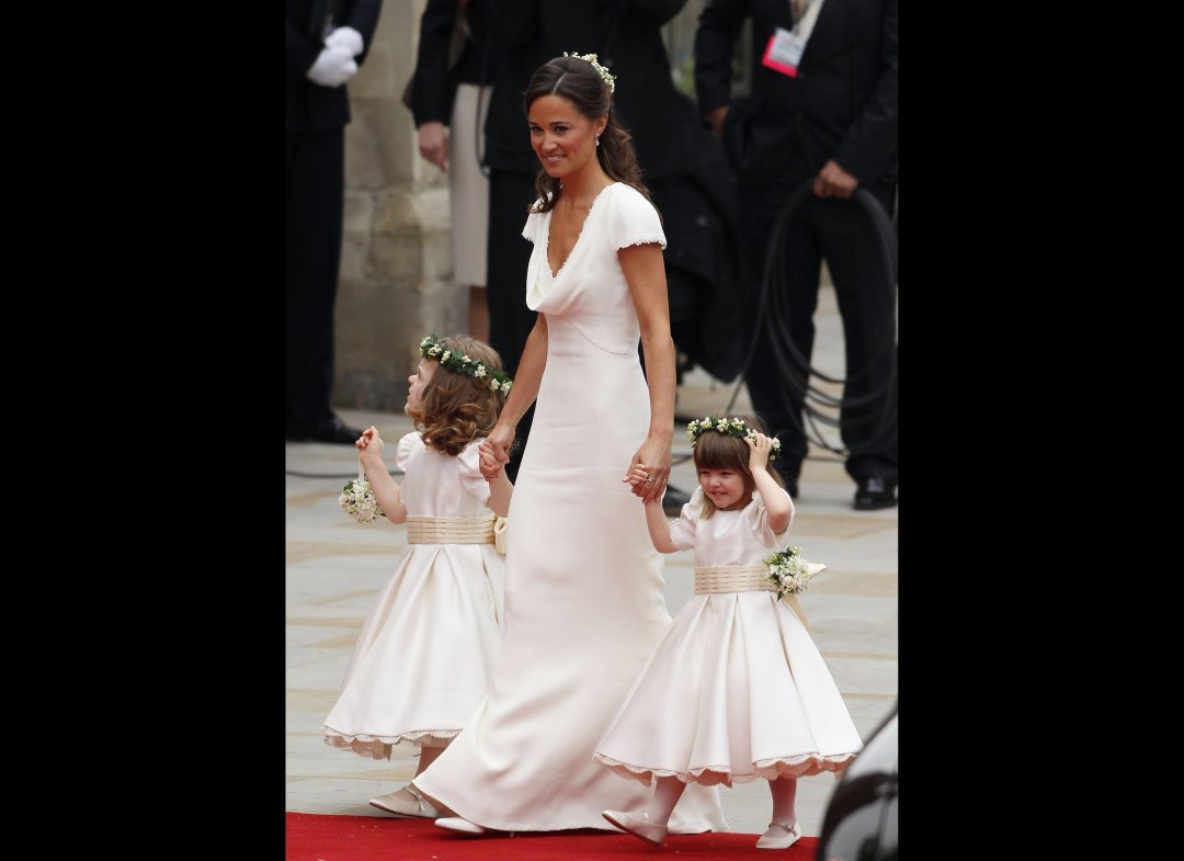 فستان زفاف كيت ميدلتون Kate Middleton Wedding Dress  Slide_22360_271359_huge