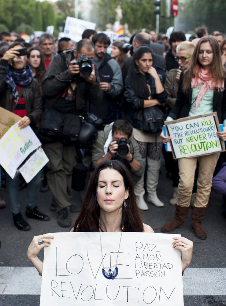 48 impactantes imágenes de mujeres manifestándose por todo el mundo Slide_481566_6594304_free