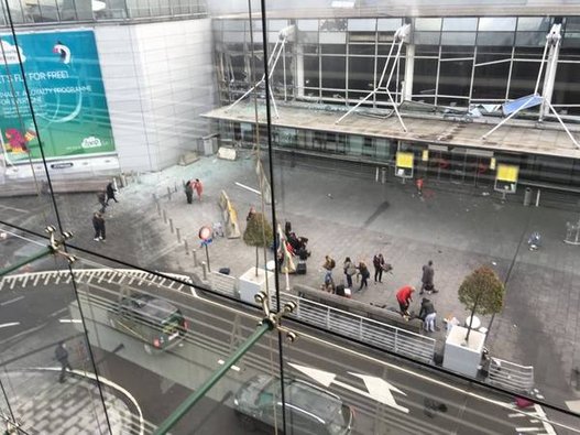 انفجاران قويان يهزان مطار بروكسل  ب بلجيكا Slide_483340_6629786_compressed