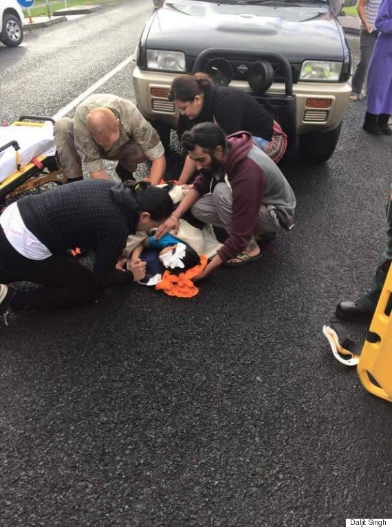 Sikh Harman Singh Removes Turban To Help Injured Child Hit By Car O-SIKH-SAVES-INJURED-BOY-570