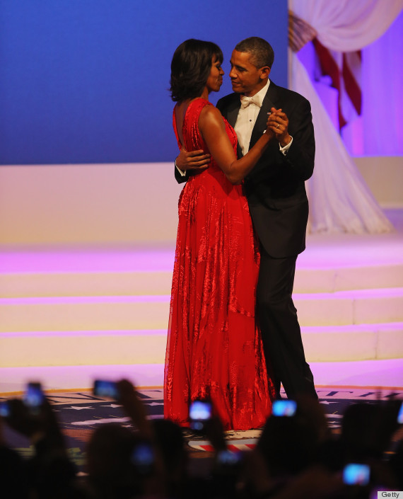 Obama jura como presidente de EU para un segundo mandato. - Página 2 O-MICHELLE-OBAMA-DRESS-570