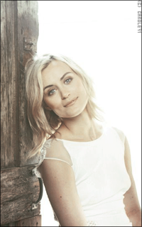 Taylor Schilling 0bPW8u1F