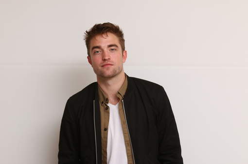 9 Julio - Nueva Entrevista + Dos Fotos Nuevas de Rob y una ya vista, ahora en mejor calidad - Press Junket The Rover LA!!! 1pJWcya6