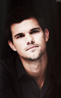 Taylor Lautner 1qMpHaH3