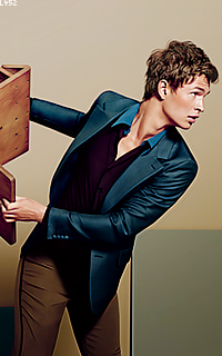 Ansel Elgort 2BBZqRzW