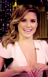 Sophia Bush 2QsD3y7O