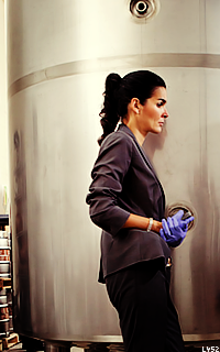 Angie Harmon 34M22umG