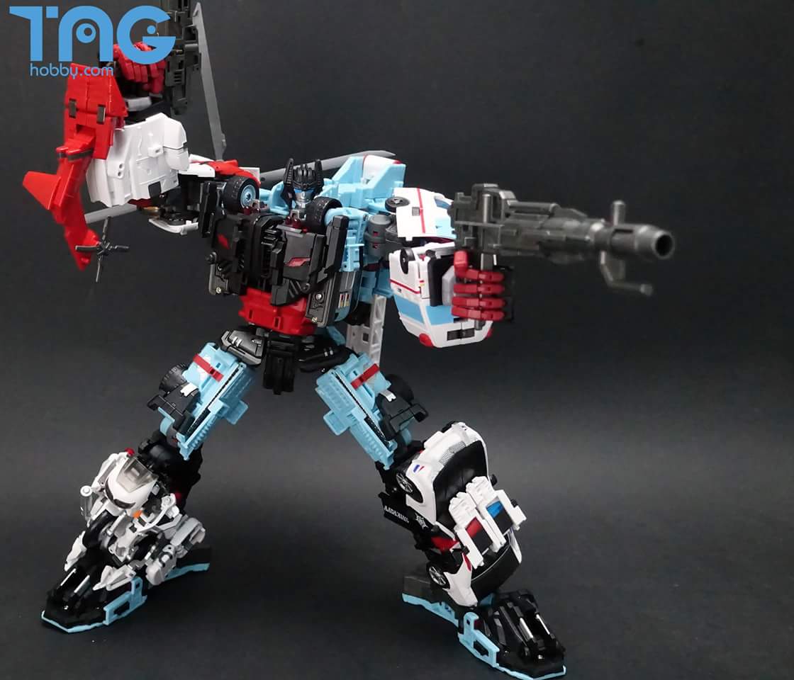 [Combiners Tiers] MAKETOYS MTCM-04 GUARDIA aka DEFENSOR - 2015-2016 - Page 5 3DVURqRs