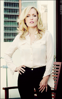 Gillian Anderson 3qgxOKbv