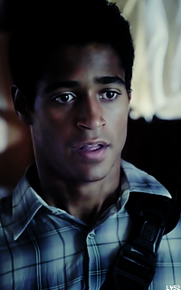 Alfred Enoch  4PzqwmLm