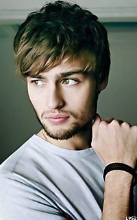 Douglas Booth 4TqlvfHG