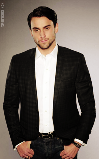 Jack Falahee 5Bo17E1f