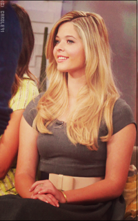 Sasha Pieterse 5U9Dq6x5