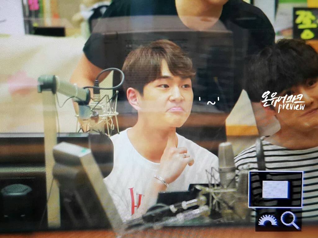 [IMG/160705] Onew @ DJ Especial - KBS Sukira Kiss The Radio 5skrn2KF