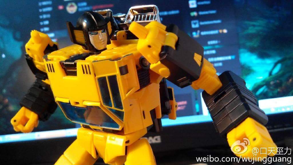 [Masterpiece Tiers] BADCUBE OTS-08 SUNSURGE aka SUNSTREAKER - Sortie Janvier 2016 - Page 4 6EnJb4Bw