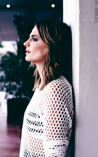 Stana Katic 6sTGE4ad