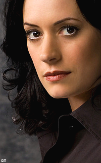 Paget Brewster 7ClptckL