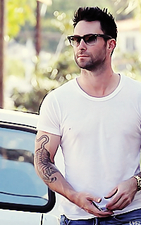 Adam Levine 8UI2BuMW