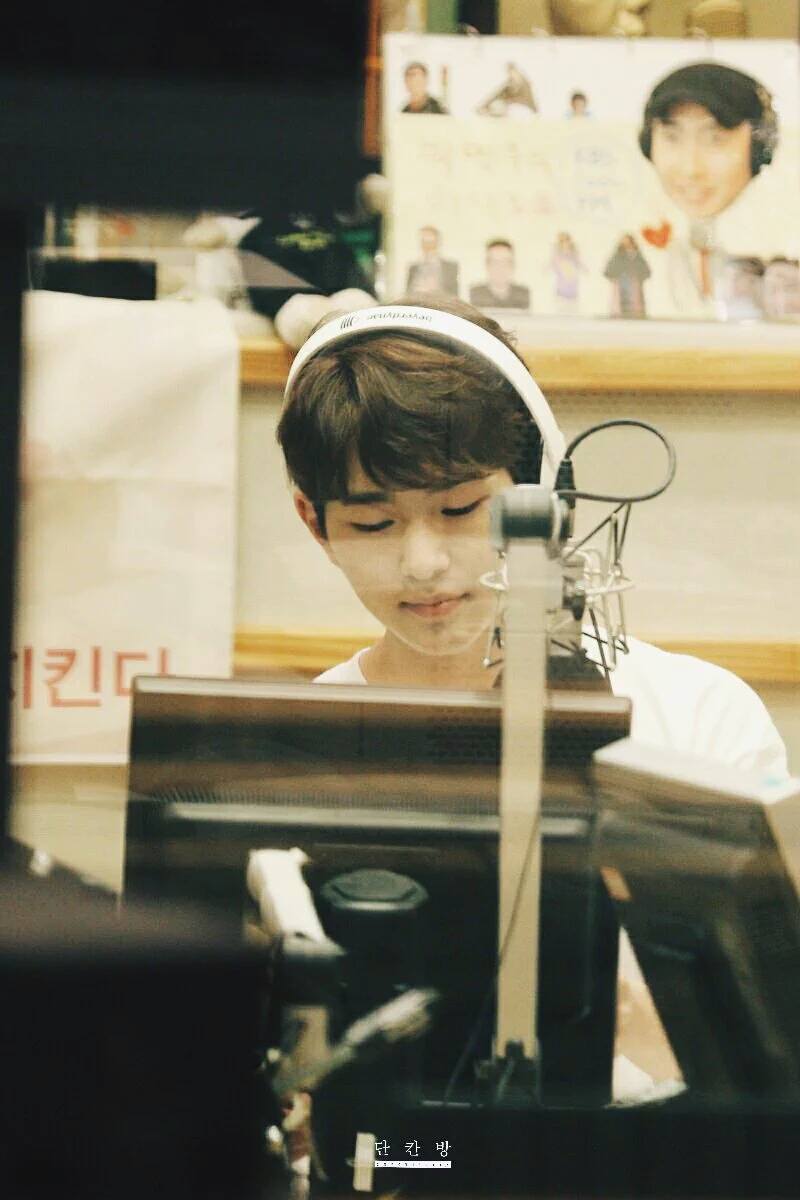 [IMG/160705] Onew @ DJ Especial - KBS Sukira Kiss The Radio 99pmQtXu