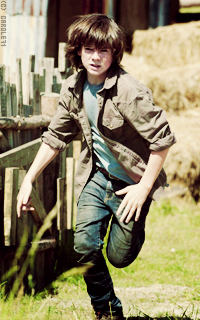 Chandler Riggs 9VxhxaEs