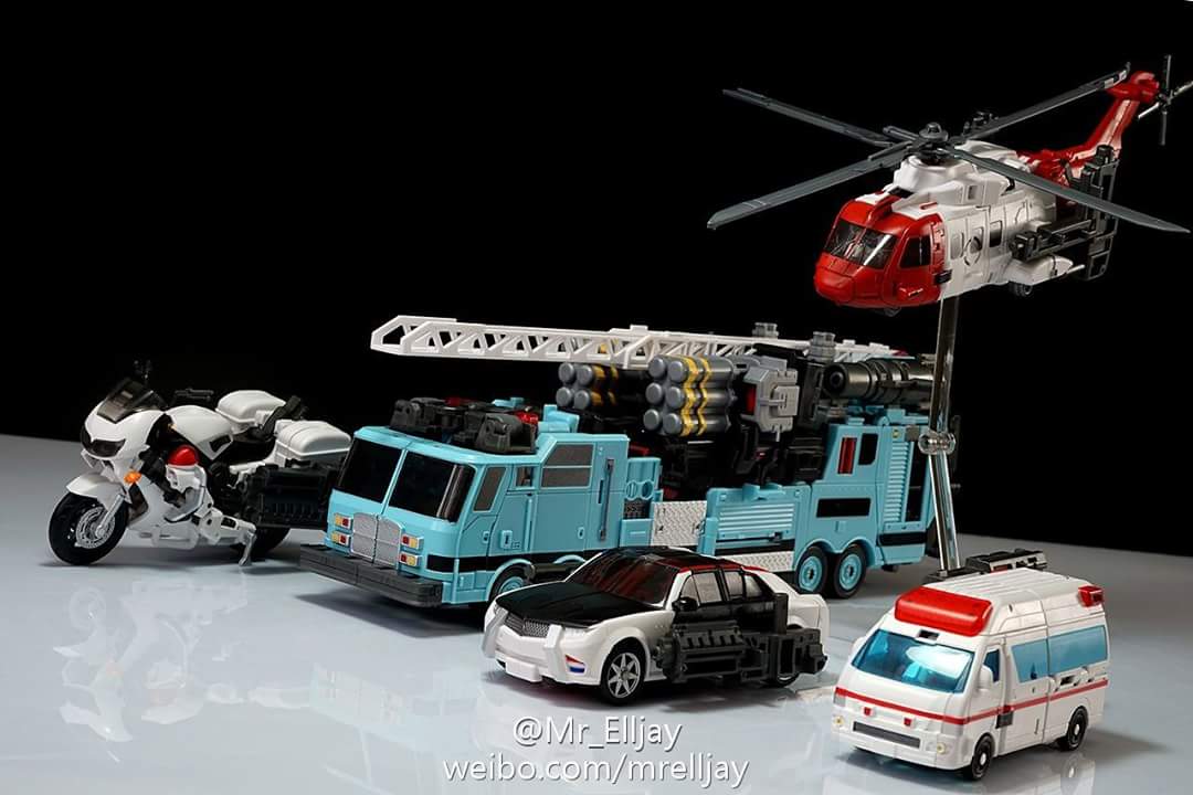 [Combiners Tiers] MAKETOYS MTCM-04 GUARDIA aka DEFENSOR - 2015-2016 - Page 6 9eIusN8H