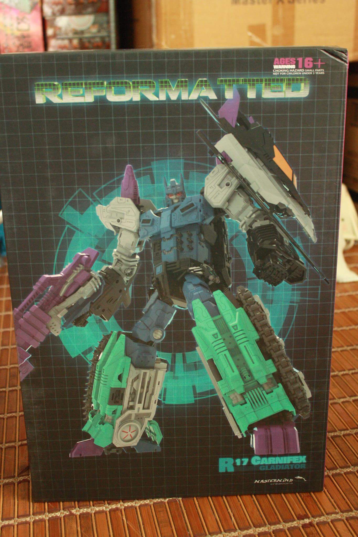 [Mastermind Creations] Produit Tiers - R-17 Carnifex - aka Overlord (TF Masterforce) - Page 3 9emvBot1