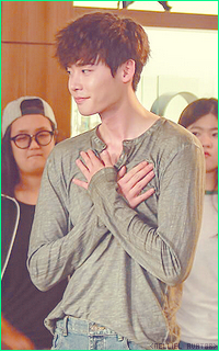 Lee Jong Suk ABh4noC3