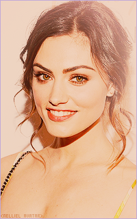 Phoebe Tonkin - 200*320 AL2SnXwM