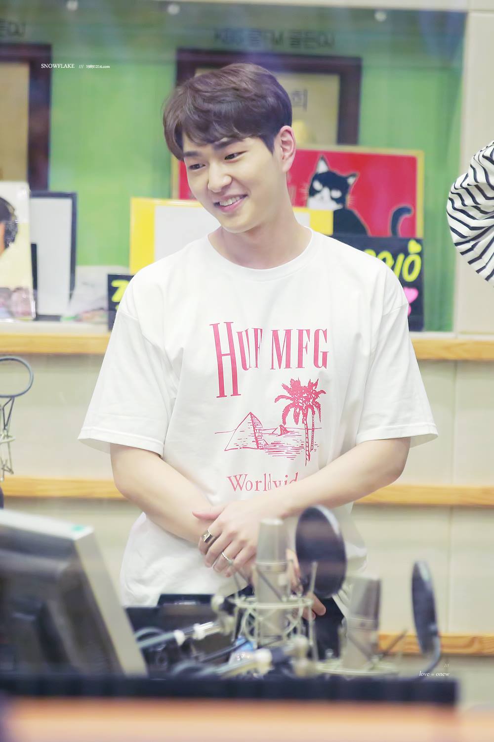 [IMG/160705] Onew @ DJ Especial - KBS Sukira Kiss The Radio AtUKXHaX