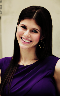 Alexandra Daddario BLnBHNx0