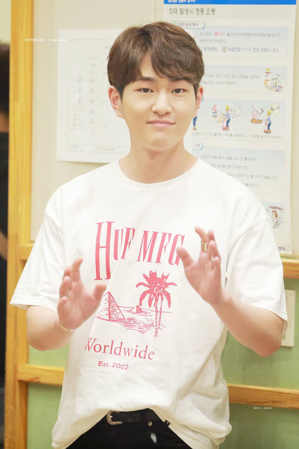 [IMG/160705] Onew @ DJ Especial - KBS Sukira Kiss The Radio BxHrlRqf