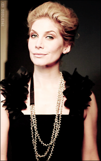 Elizabeth Mitchell CJVr5Wwt