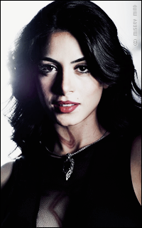 Emeraude Toubia CSwBdK3Y