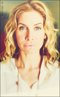 Elizabeth Mitchell CYG303Xe