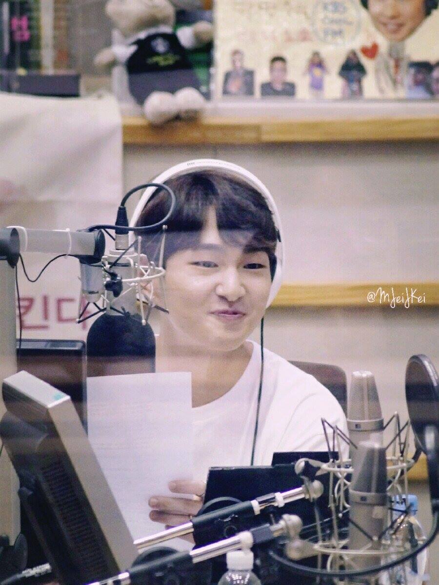 [IMG/160705] Onew @ DJ Especial - KBS Sukira Kiss The Radio CwCgQZCP