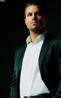 Stephen Amell DBelJ9aW