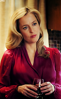 Gillian Anderson DXWjmkGn