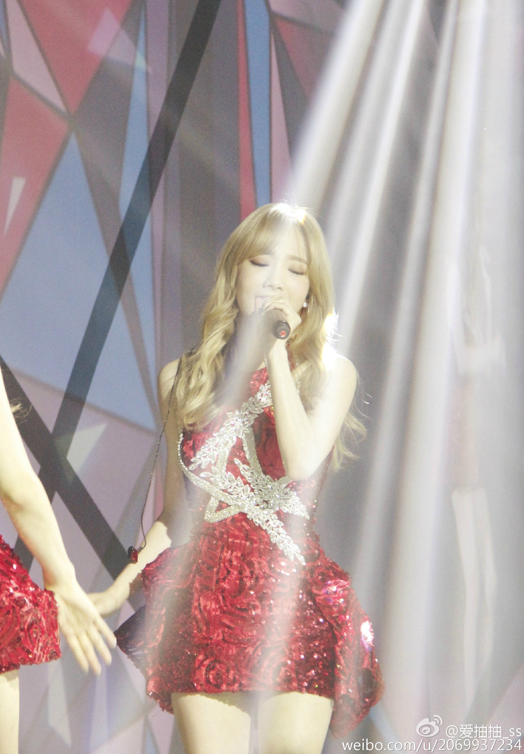 [PIC][27-10-2015]TaeTiSeo khởi hành đi Thượng Hải – Trung Quốc để tham dự "Lễ kỷ niệm 35 năm thành lập Louis Quatorze" vào sáng nay - Page 4 DZyTd23Q