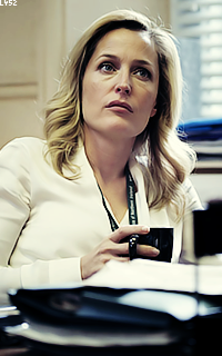 Gillian Anderson E2vjdRRq