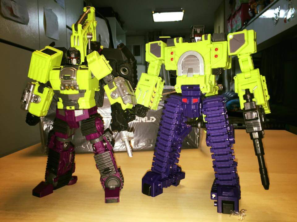 [Toyworld] Produit Tiers - Jouet TW-C Constructor aka Devastator/Dévastateur (Version vert G1 et jaune G2) - Page 3 E35DZzhE