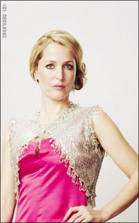 Gillian Anderson EUsrizEw