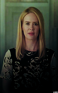 Sarah Paulson  F2nl2cKJ