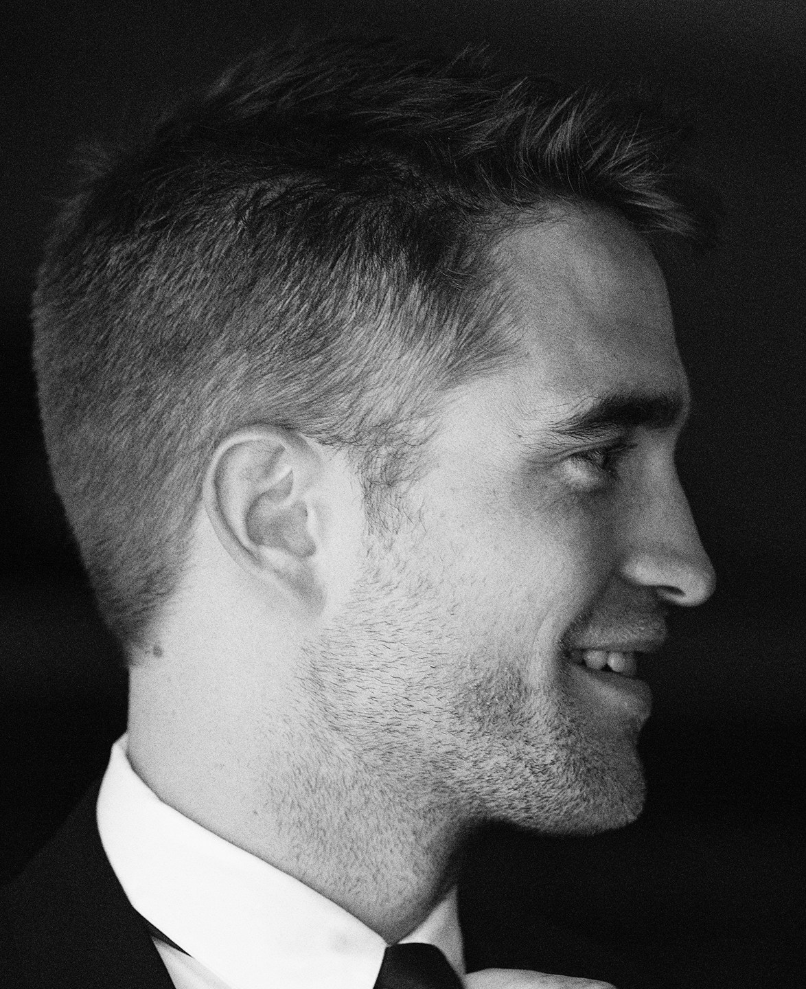 7 Octubre - Imágenes de Rob para Esquire UK ahora mucho más grandes!!! F7sJFtwg