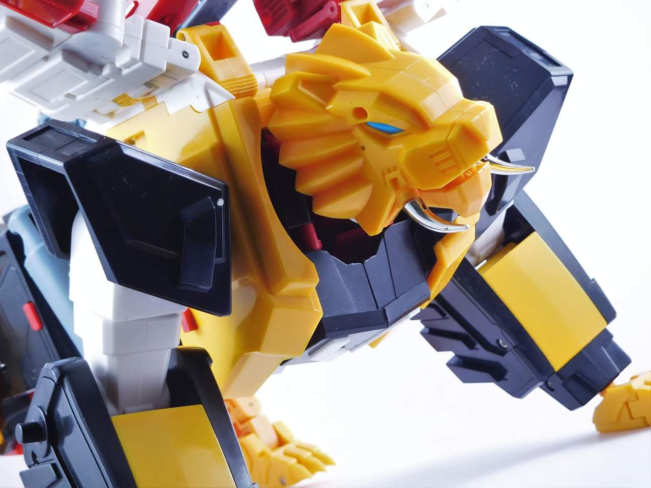 [KFCtoys] Produit Tiers - Jouet Phase 8-A Simba - aka Victory Leo (Transformers Victory) - Page 2 FAp9hNEm