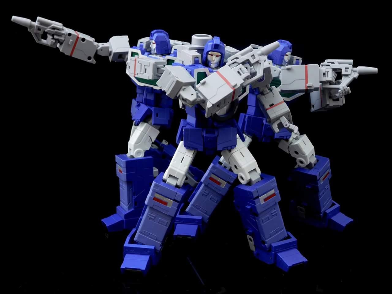 [Masterpiece Tiers] FANSTOYS FT-11 SPOTTER aka REFLECTOR - Sortie Decembre 2015 - Page 3 FqefEIer