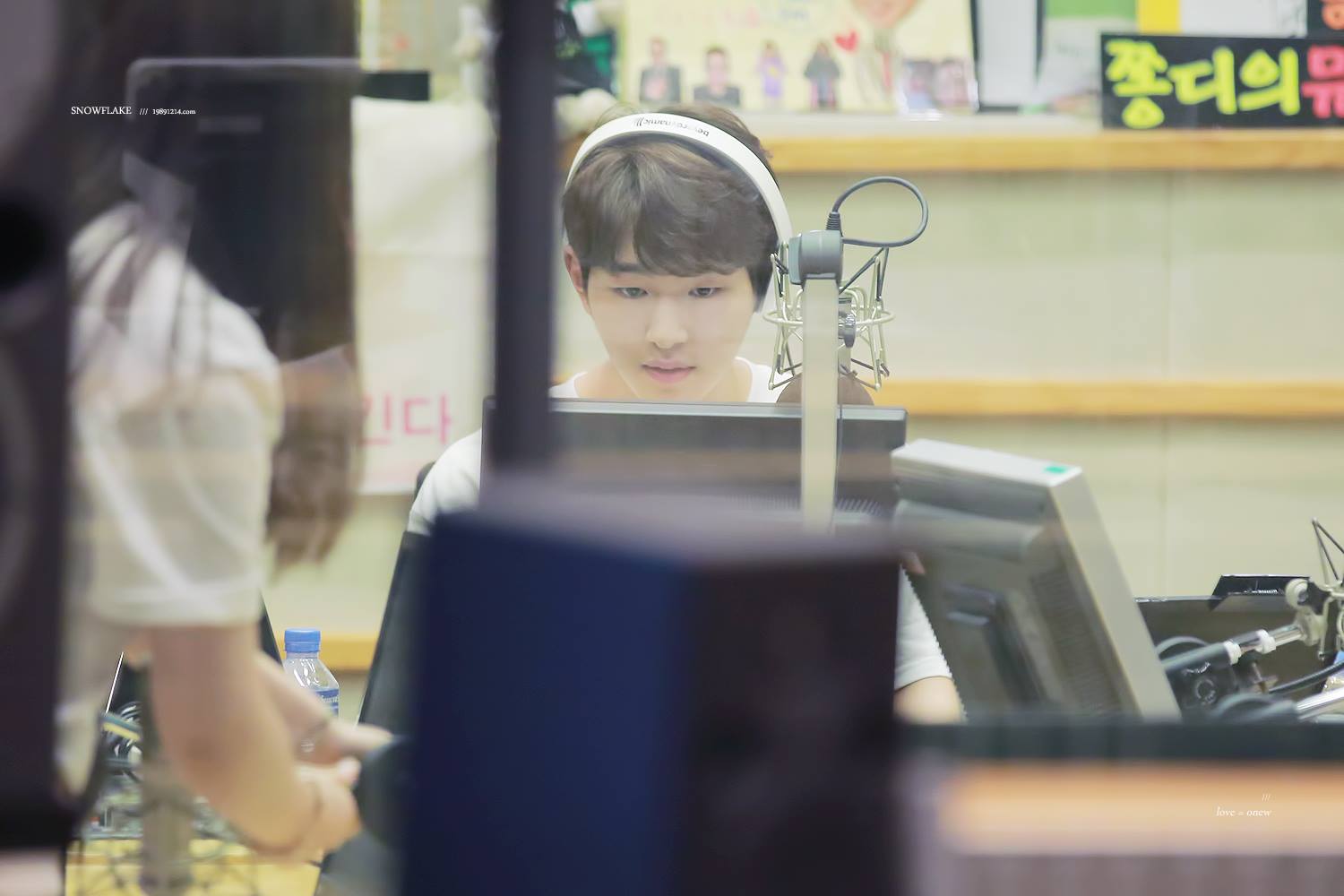 [IMG/160705] Onew @ DJ Especial - KBS Sukira Kiss The Radio GKwj4kg0