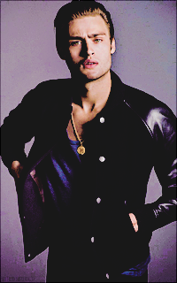 Douglas Booth GVTqmue0