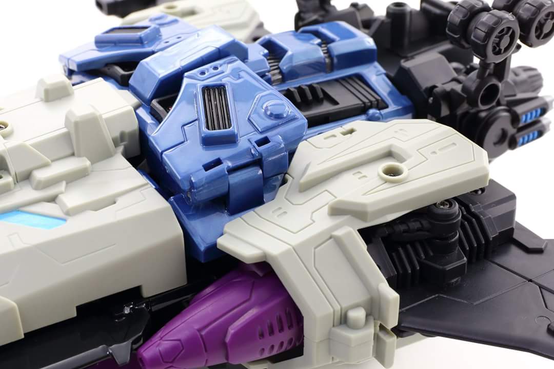[Mastermind Creations] Produit Tiers - R-17 Carnifex - aka Overlord (TF Masterforce) - Page 3 GixphdCY
